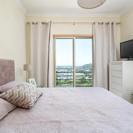 With Comfortable Terrace, 2 Swimming Pools & Tennis Court * Albufeira