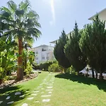 Apartman With Comfortable Terrace, 2 Swimming Pools & Tennis Court
