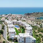 With Comfortable Terrace, 2 Swimming Pools & Tennis Court Apartman Albufeira