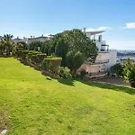 Διαμέρισμα With Comfortable Terrace, 2 Swimming Pools & Tennis Court *