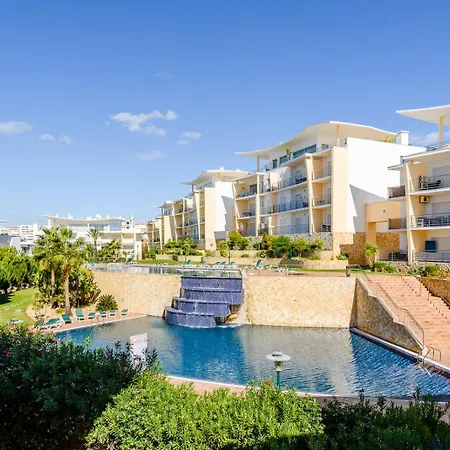 Apartamento With Comfortable Terrace, 2 Swimming Pools & Tennis Court Albufeira