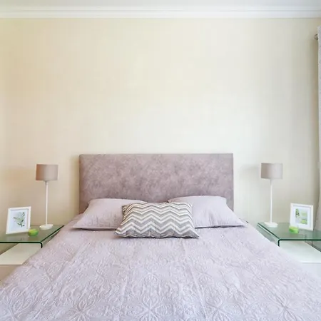 아파트 With Comfortable Terrace, 2 Swimming Pools & Tennis Court