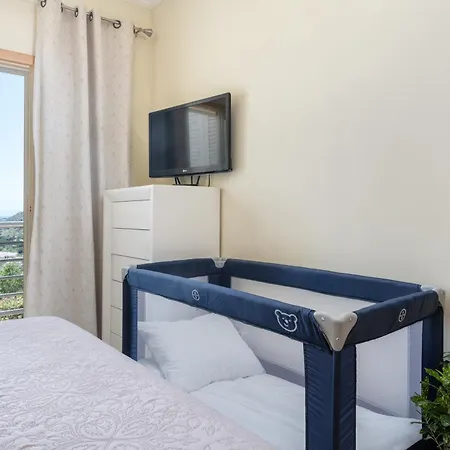 With Comfortable Terrace, 2 Swimming Pools & Tennis Court Apartamento