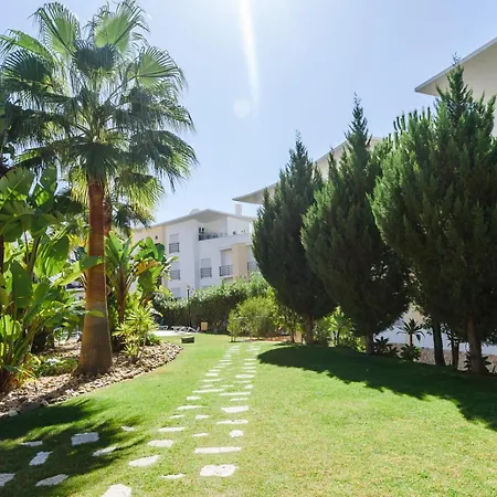 Apartamento With Comfortable Terrace, 2 Swimming Pools & Tennis Court