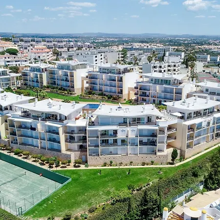 With Comfortable Terrace, 2 Swimming Pools & Tennis Court Apartamento