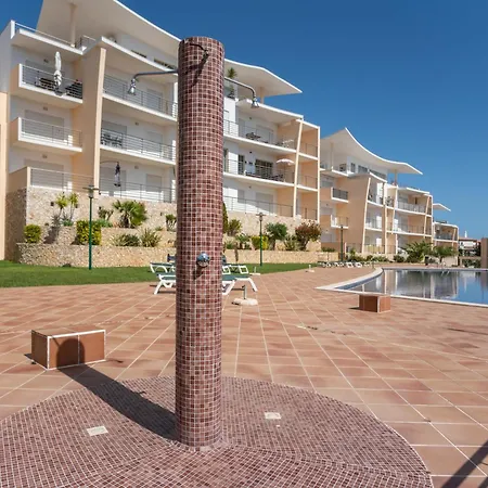 With Comfortable Terrace, 2 Swimming Pools & Tennis Court * Albufeira