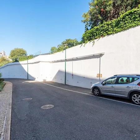 With Comfortable Terrace, 2 Swimming Pools & Tennis Court * Albufeira