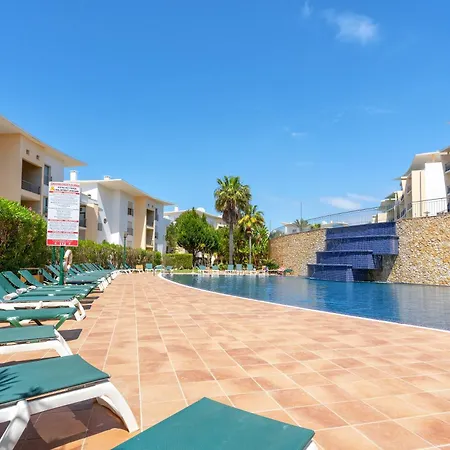 With Comfortable Terrace, 2 Swimming Pools & Tennis Court Apartamento Albufeira