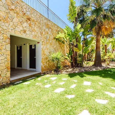 With Comfortable Terrace, 2 Swimming Pools & Tennis Court Apartamento